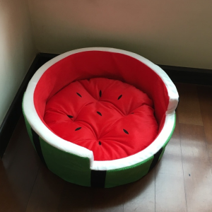Four seasons kennel watermelon bed home quiet pets autumn and winter warm cat litter Teddy bear small Cat watermelon nest